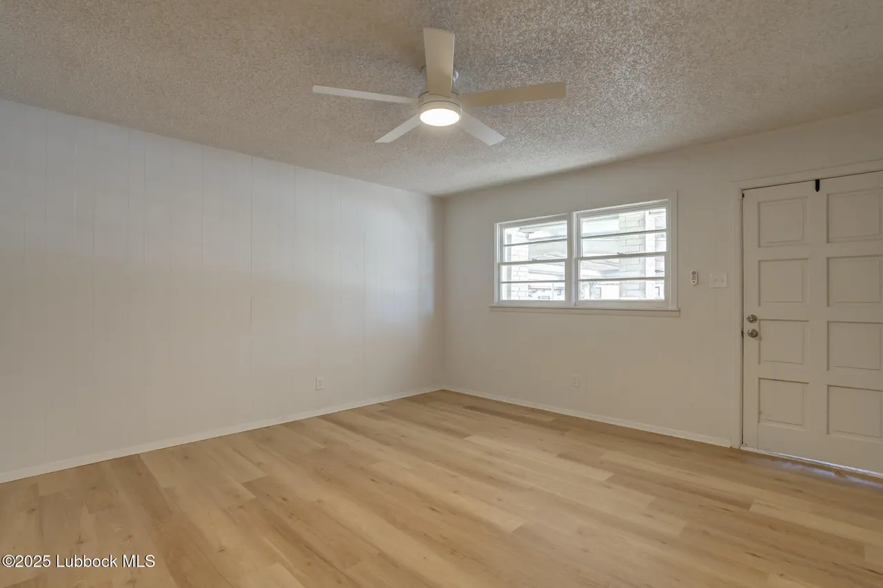 Photo 10 — 617 39th Street, Lubbock, TX 79404