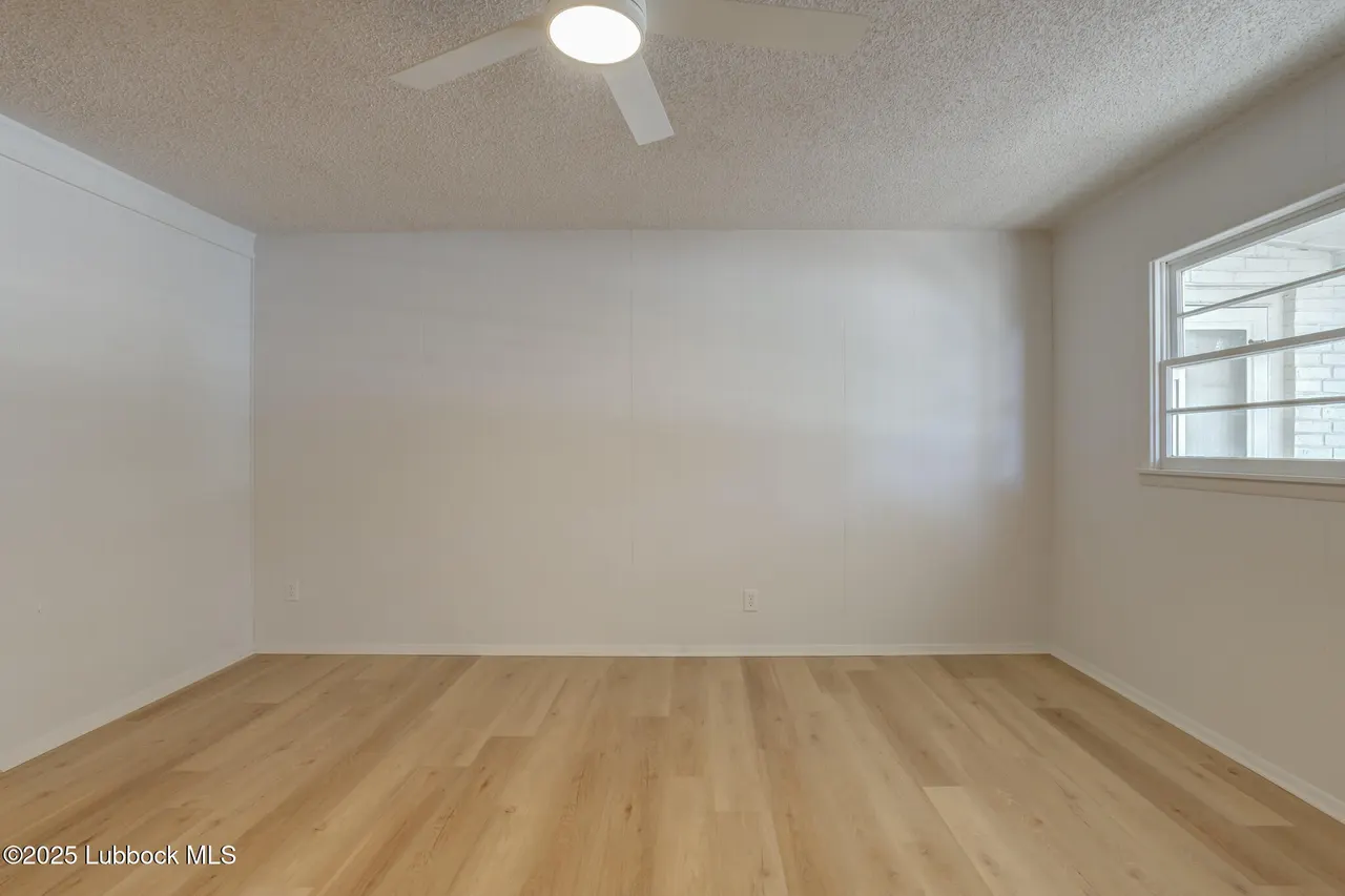 Photo 11 — 617 39th Street, Lubbock, TX 79404