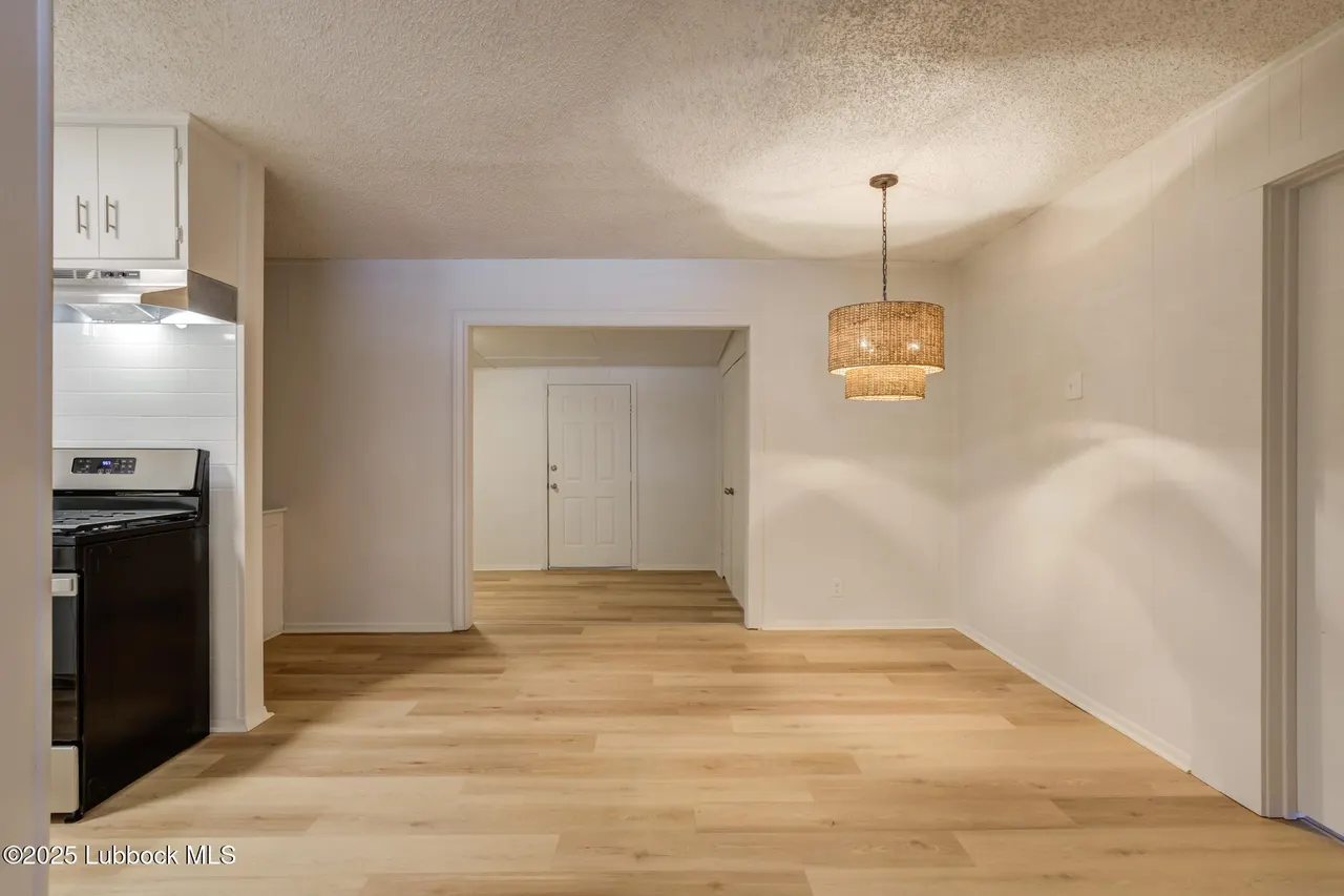 Photo 12 — 617 39th Street, Lubbock, TX 79404