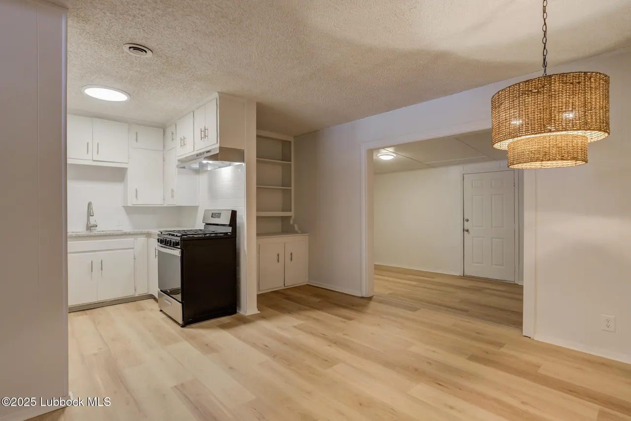 Photo 13 — 617 39th Street, Lubbock, TX 79404