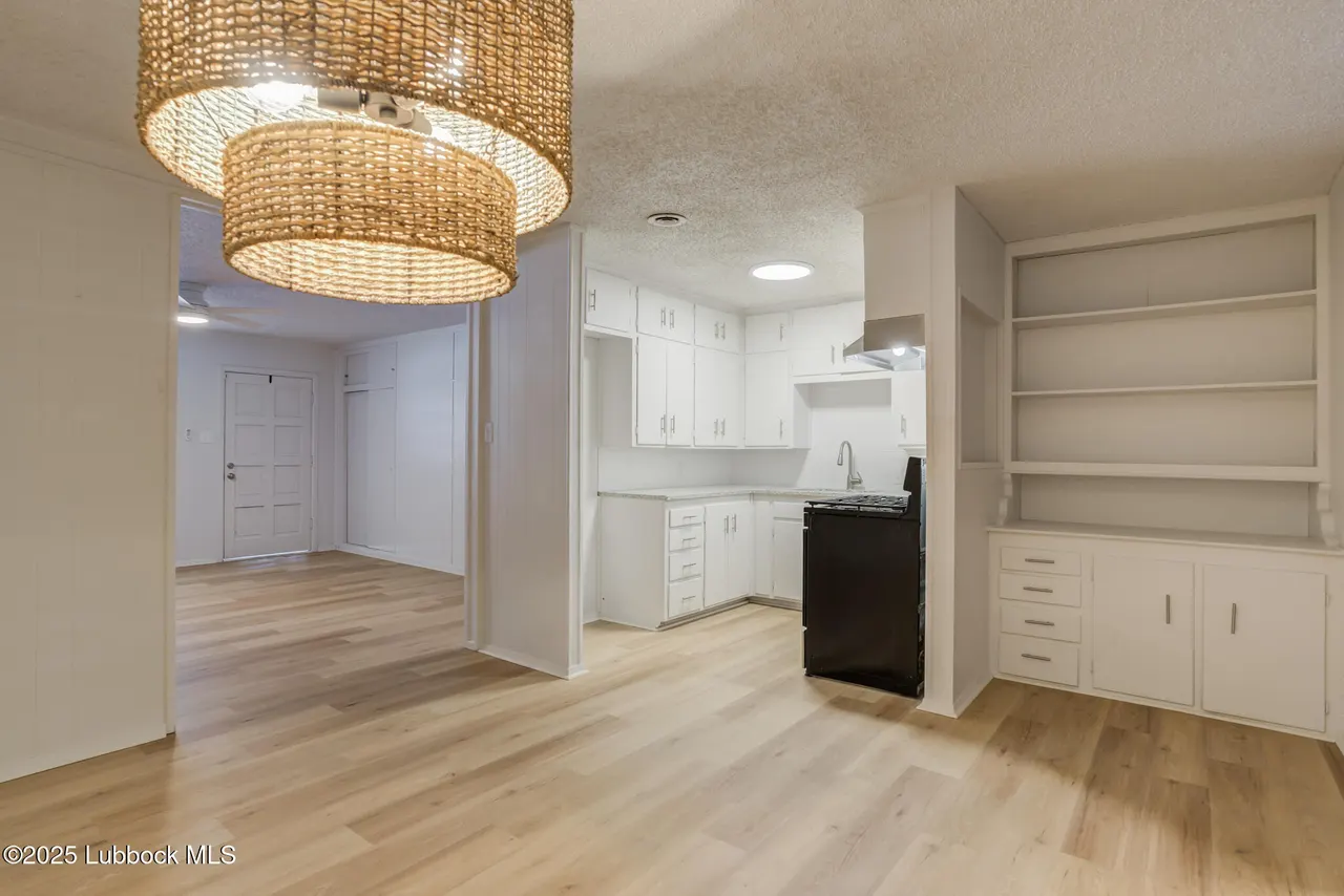 Photo 15 — 617 39th Street, Lubbock, TX 79404