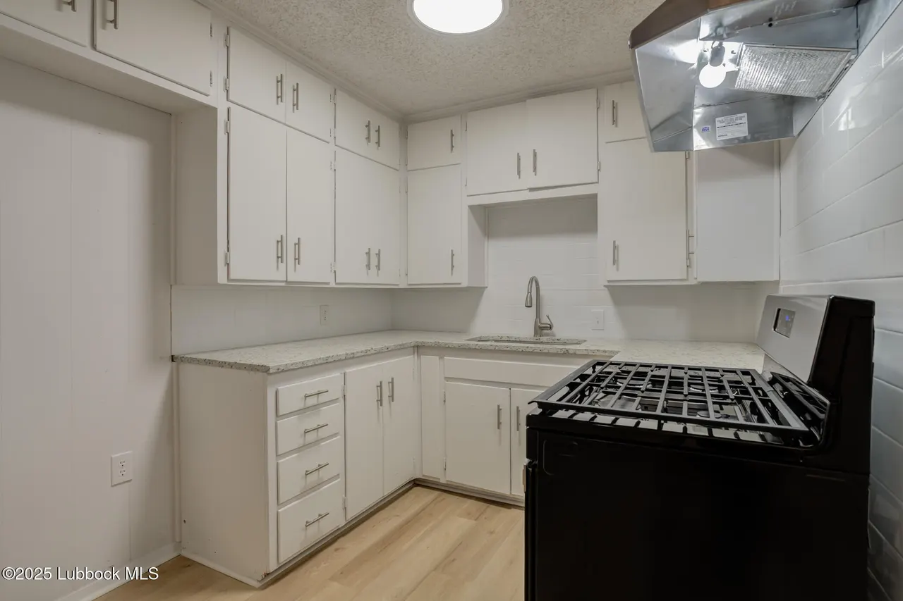 Photo 21 — 617 39th Street, Lubbock, TX 79404