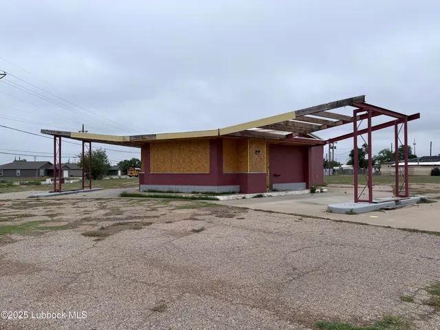 Front exterior — 3303 Idalou Road, Lubbock, TX 79403