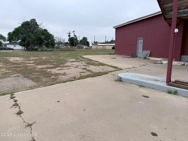 Photo 3 — 3303 Idalou Road, Lubbock, TX 79403