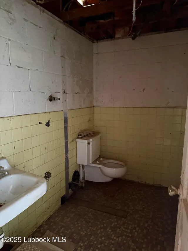Photo 5 — 3303 Idalou Road, Lubbock, TX 79403