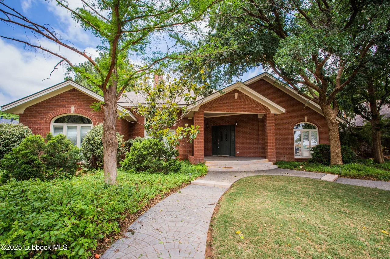 Photo 2 — 1809 Carter Drive, Brownfield, TX 79316