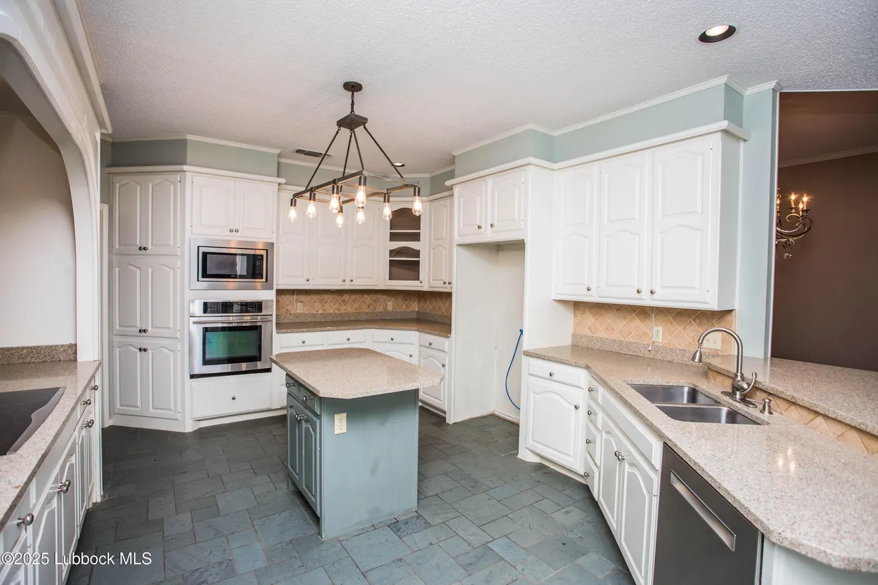 Photo 8 — 1809 Carter Drive, Brownfield, TX 79316