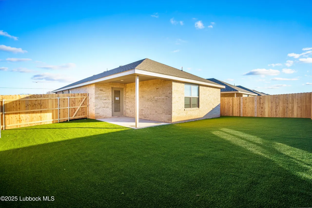 Photo 12 — 2210 N Avenue N, Lubbock, TX 79403