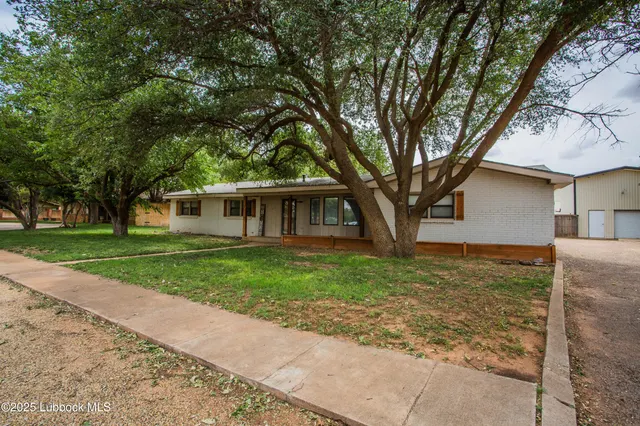 Photo 3 — 312 Terrace Circle, Lamesa, TX 79331