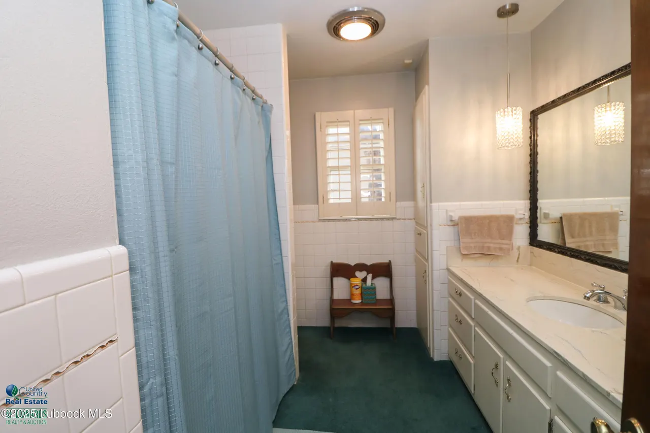 Photo 13 — 827 N Amherst Road, Earth, TX 79031