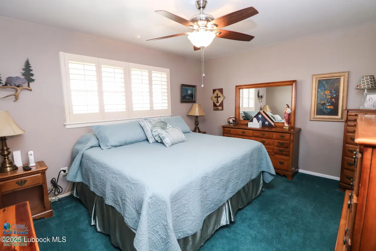 Photo 11 — 827 N Amherst Road, Earth, TX 79031