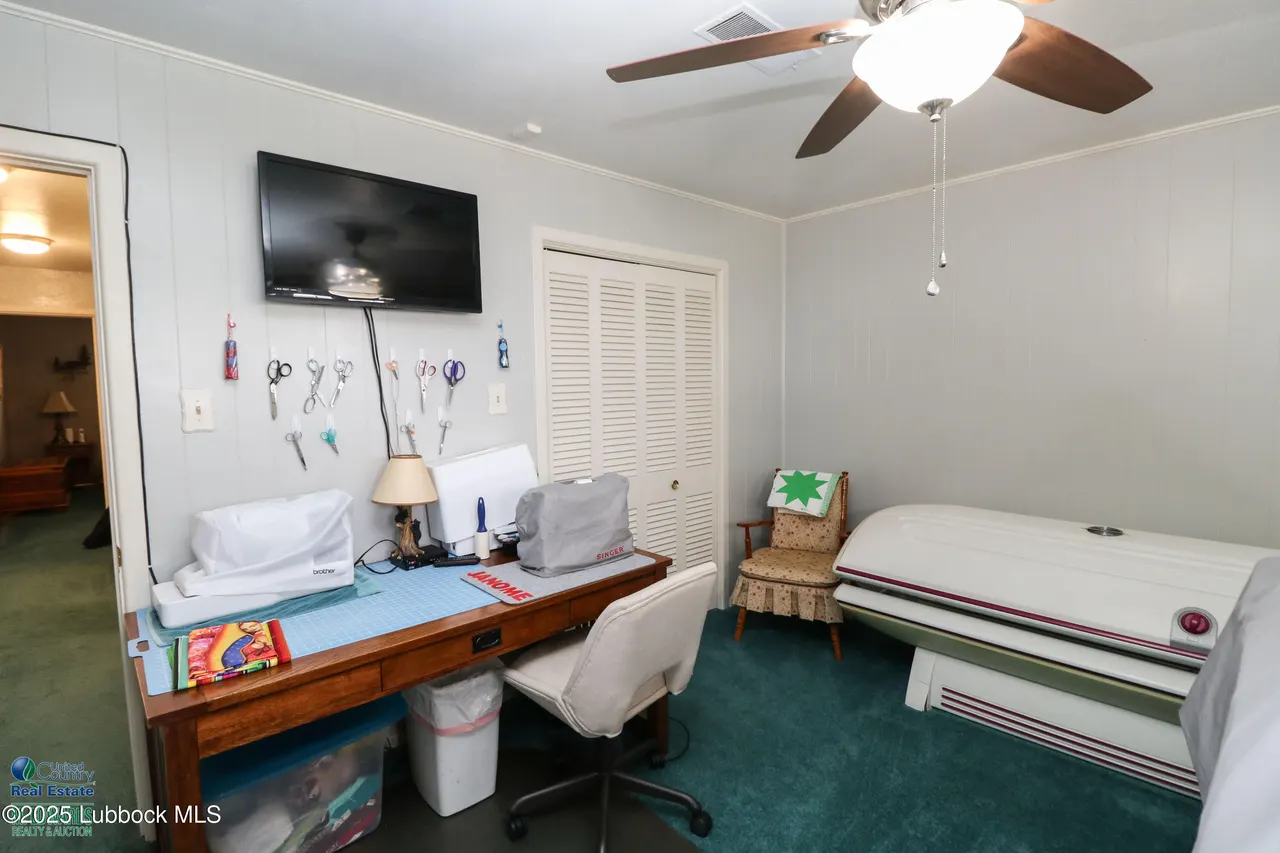Photo 14 — 827 N Amherst Road, Earth, TX 79031