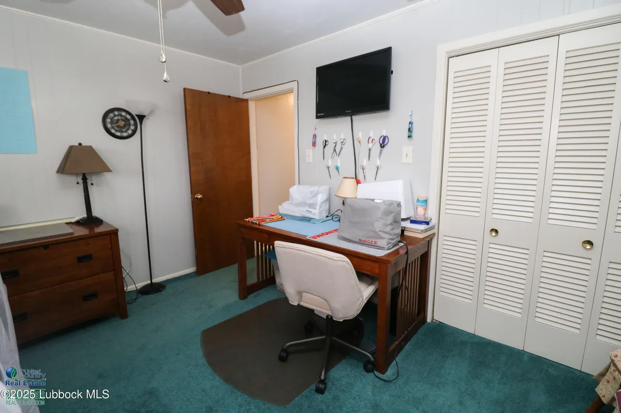 Photo 15 — 827 N Amherst Road, Earth, TX 79031