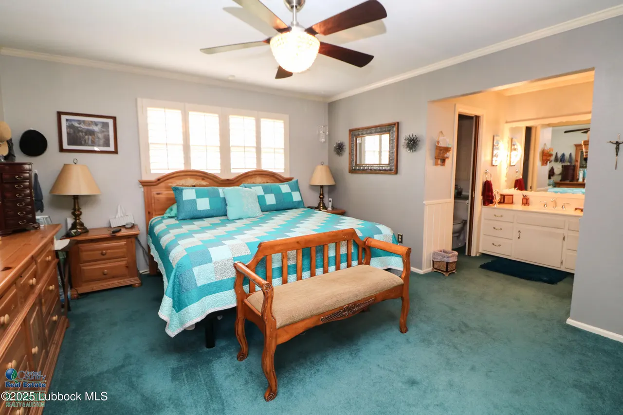 Photo 8 — 827 N Amherst Road, Earth, TX 79031