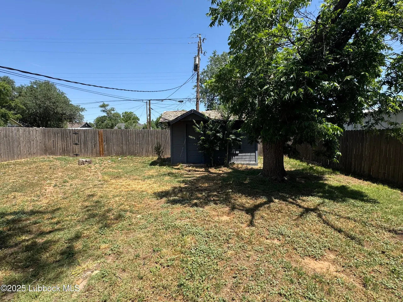 Photo 21 — 1404 W 7th Street, Plainview, TX 79072
