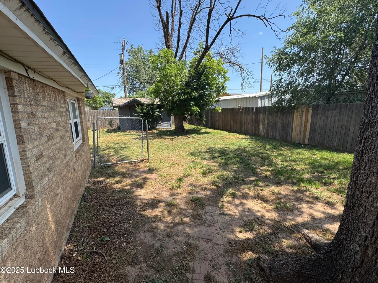 Photo 23 — 1404 W 7th Street, Plainview, TX 79072