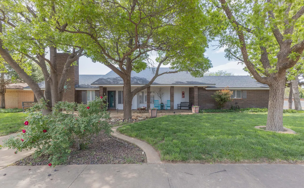 Photo 2 — 1102 15th Street, Shallowater, TX 79363