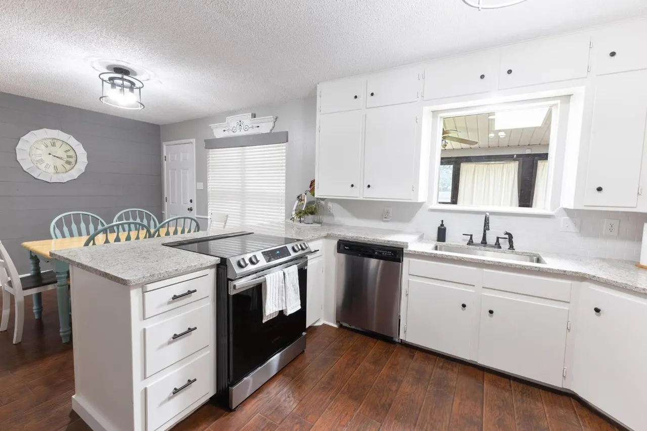 Photo 10 — 1102 15th Street, Shallowater, TX 79363