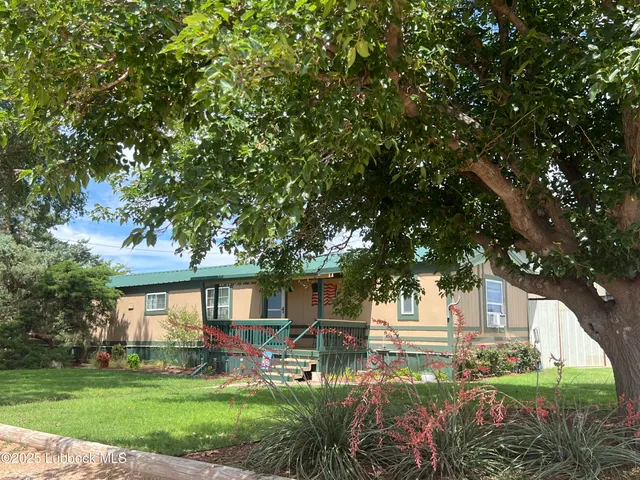 Photo 2 — 308 S Avenue F, Abernathy, TX 79311
