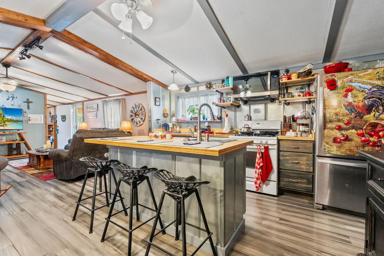Photo 11 — 308 S Avenue F, Abernathy, TX 79311
