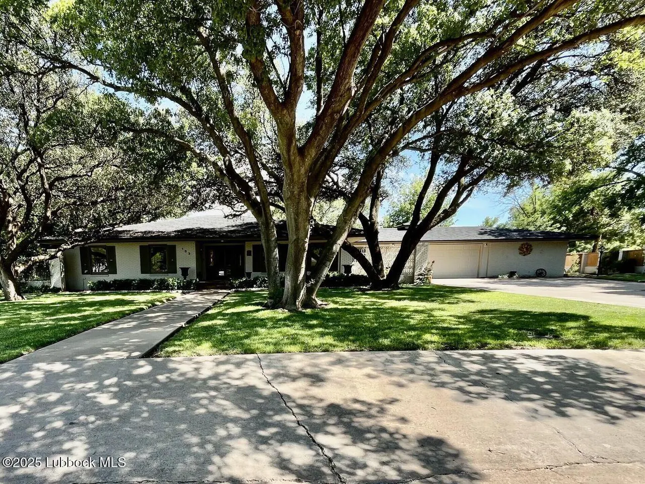 Front exterior — 103 Yucca Terrace, Plainview, TX 79072