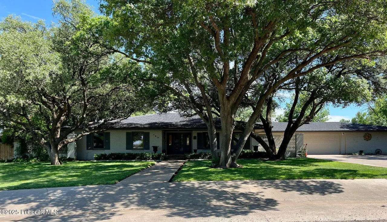 Photo 2 — 103 Yucca Terrace, Plainview, TX 79072