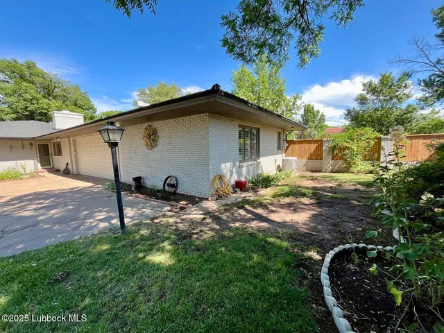 Photo 8 — 103 Yucca Terrace, Plainview, TX 79072