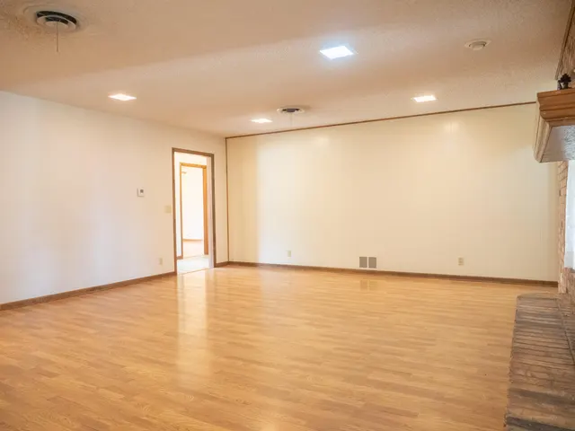 Photo 8 — 303 Comanche Trail, Tulia, TX 79088