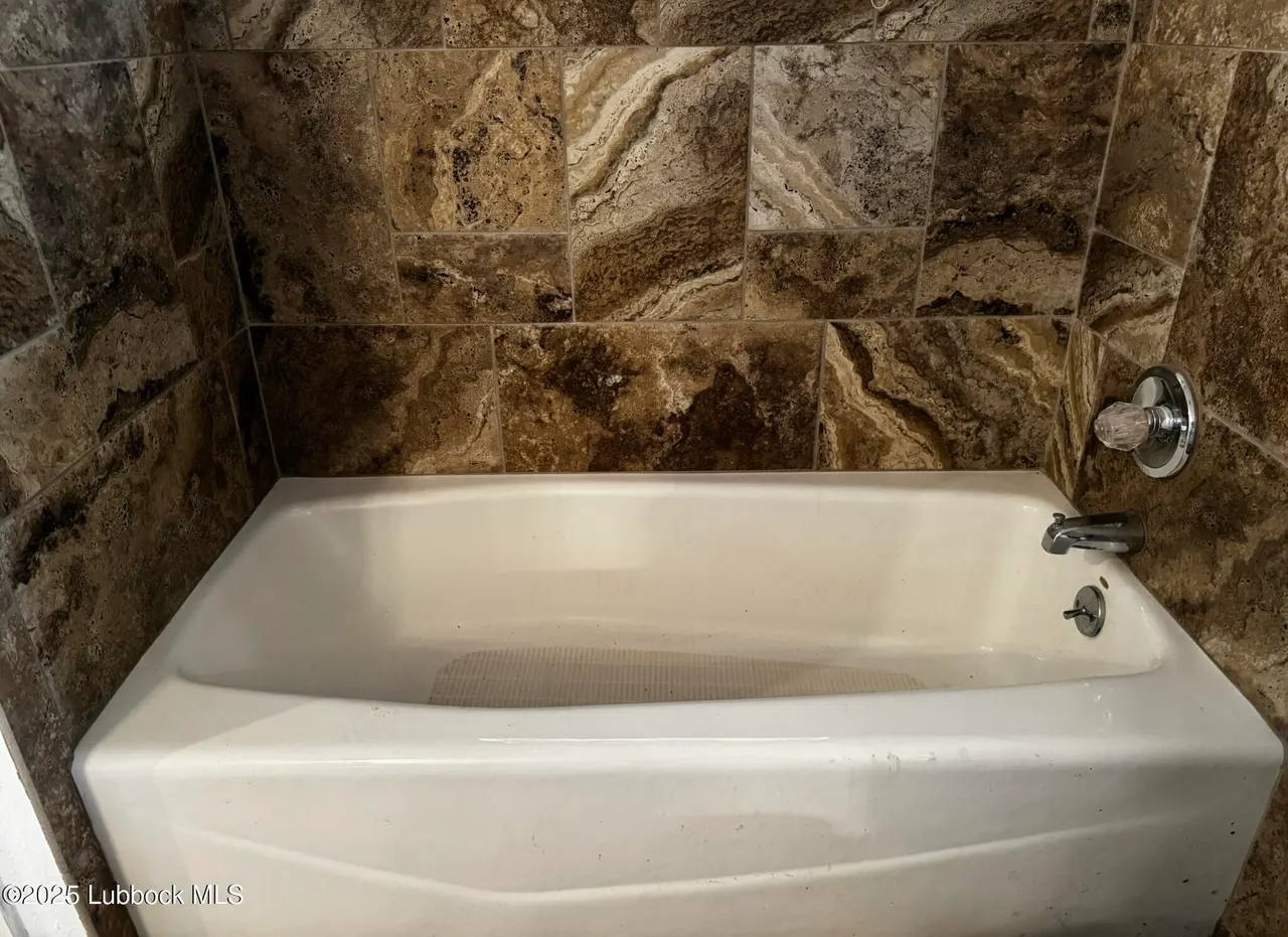 Photo 9 — 704 S Avenue S, Lamesa, TX 79331