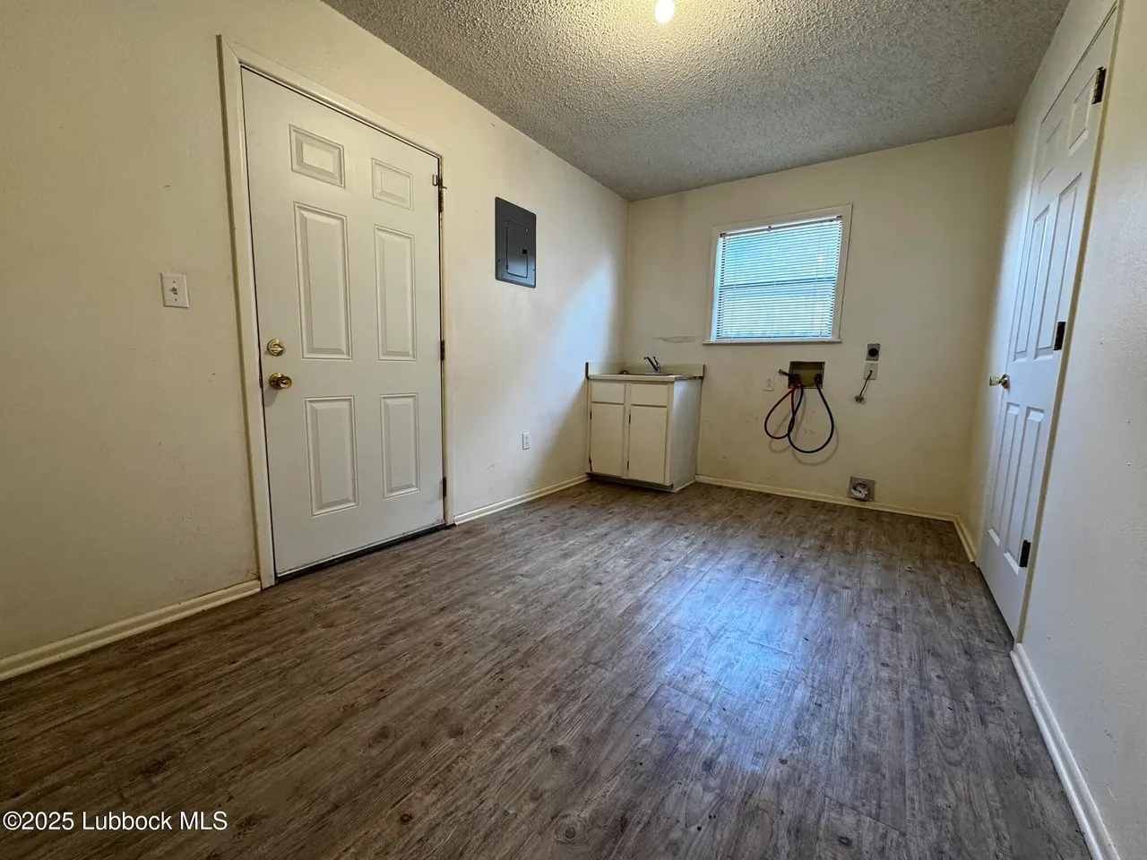 Photo 10 — 704 S Avenue S, Lamesa, TX 79331