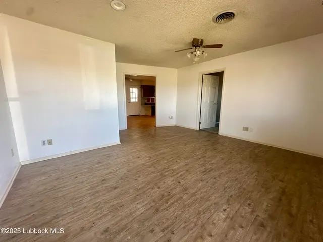 Photo 2 — 704 S Avenue S, Lamesa, TX 79331
