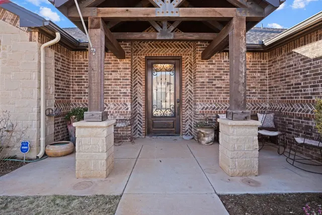 Photo 2 — 813 Avenue T, Shallowater, TX 79363