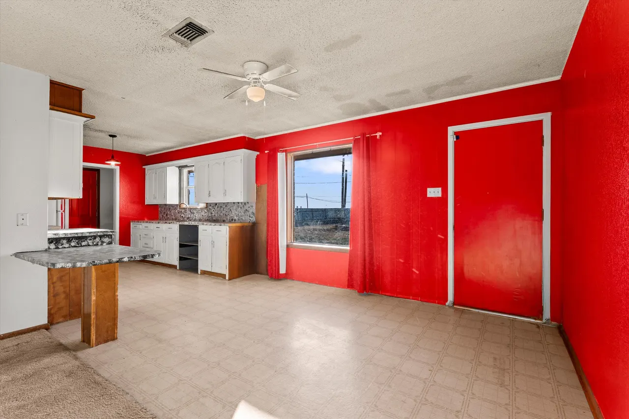 Photo 8 — 102 Eagle Avenue, Levelland, TX 79336
