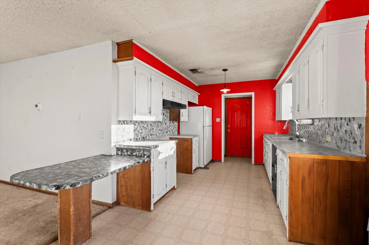Photo 9 — 102 Eagle Avenue, Levelland, TX 79336
