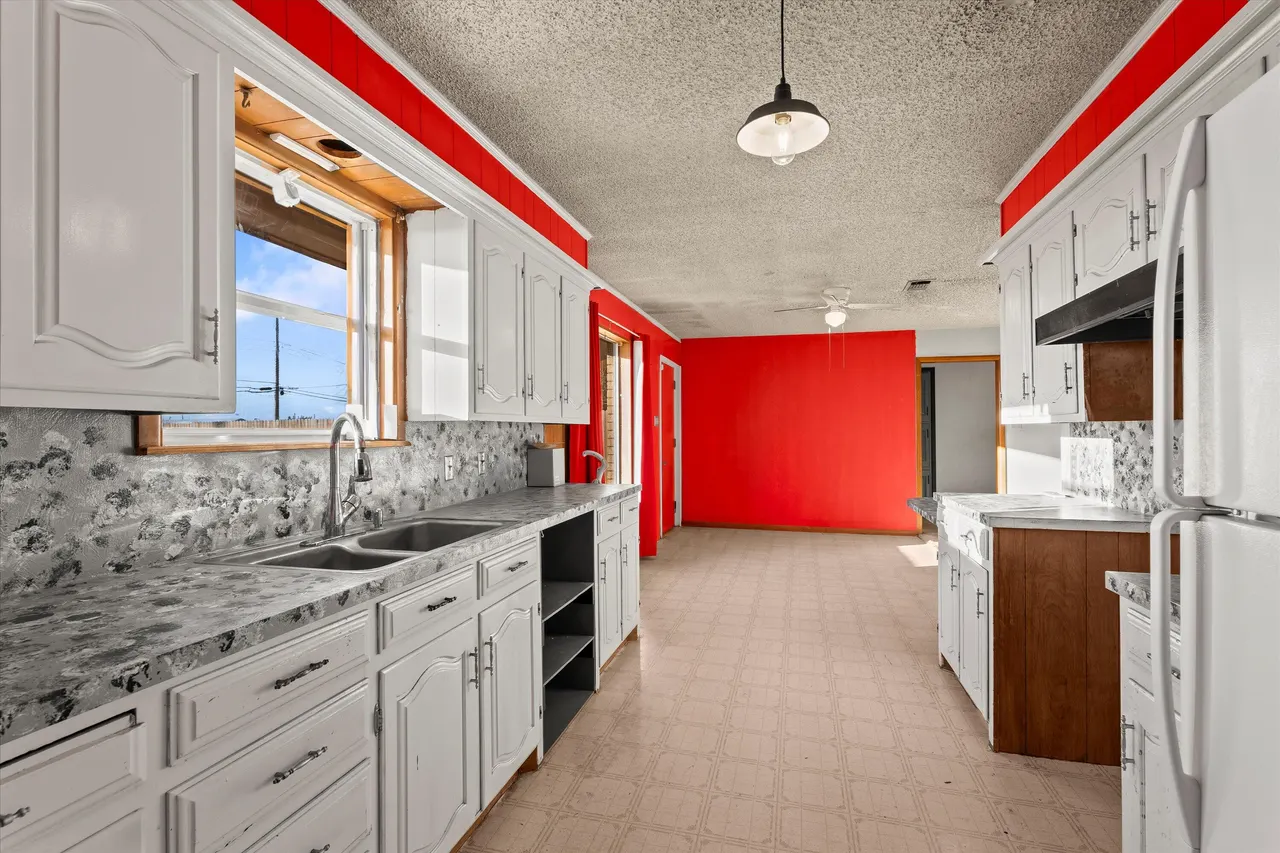 Photo 10 — 102 Eagle Avenue, Levelland, TX 79336
