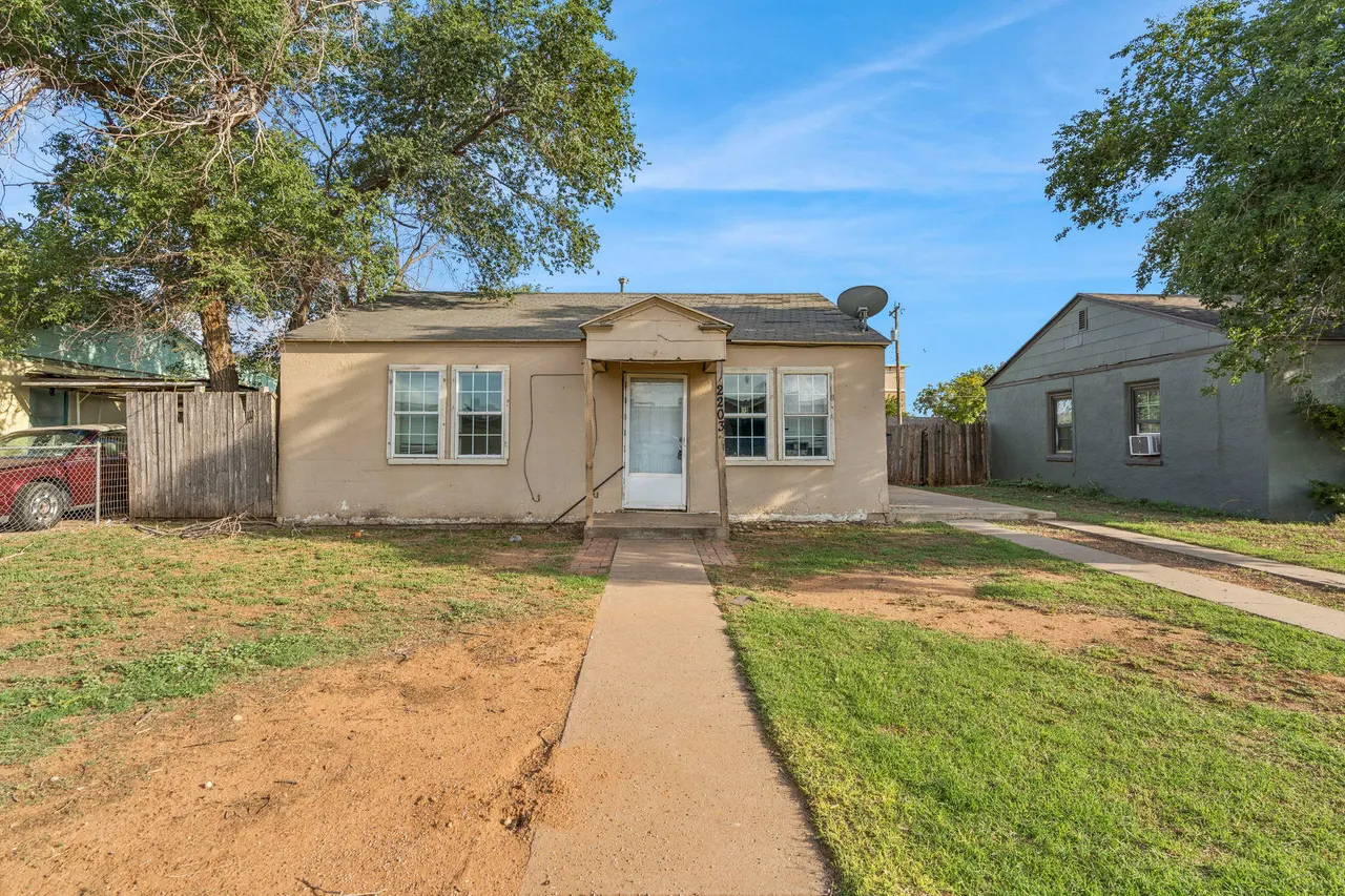 Front exterior — 2203 2nd Place, Lubbock, TX 79415