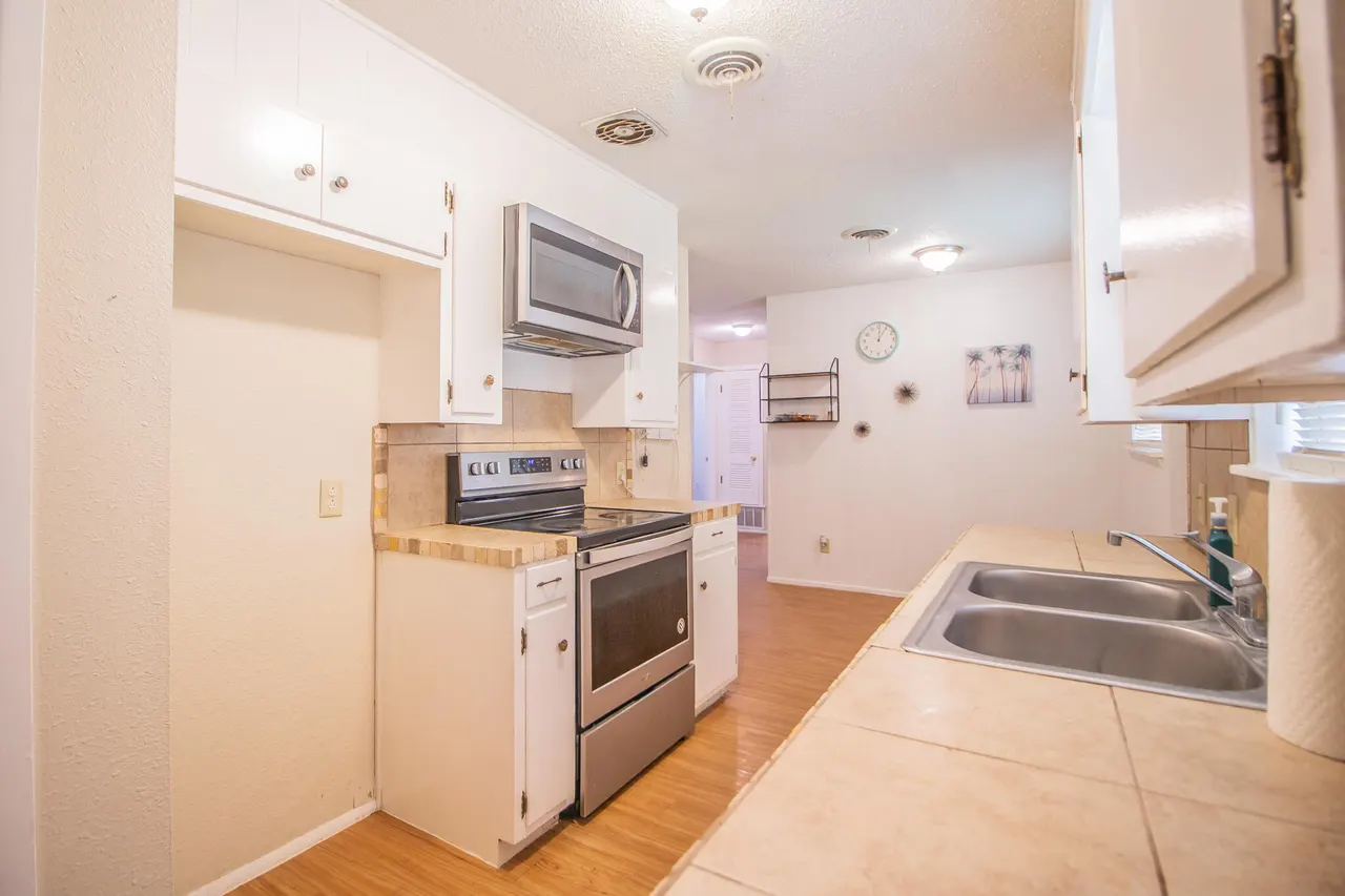 Photo 9 — 105 J B Avenue, Floydada, TX 79235