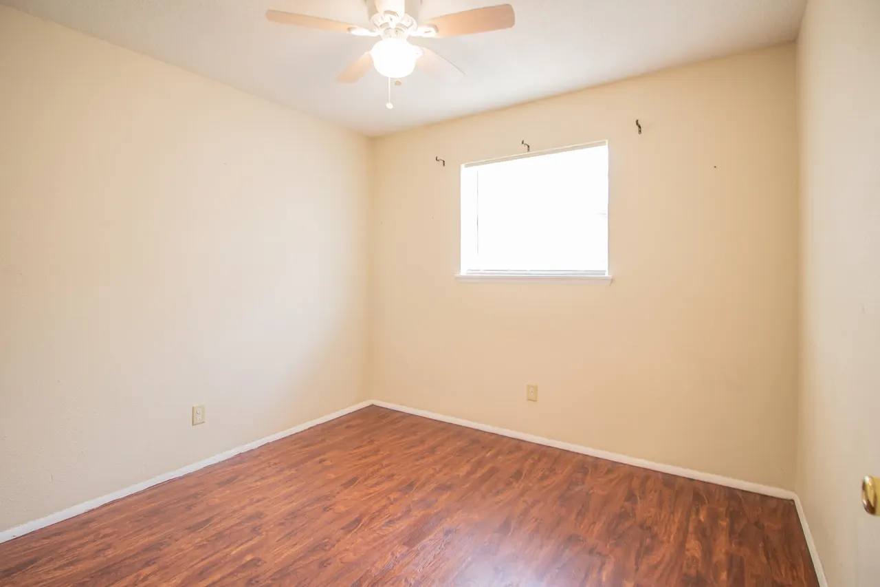 Photo 11 — 105 J B Avenue, Floydada, TX 79235