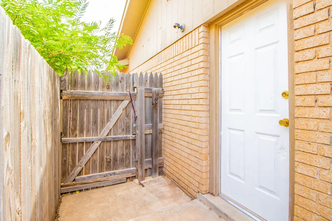 Photo 17 — 105 J B Avenue, Floydada, TX 79235