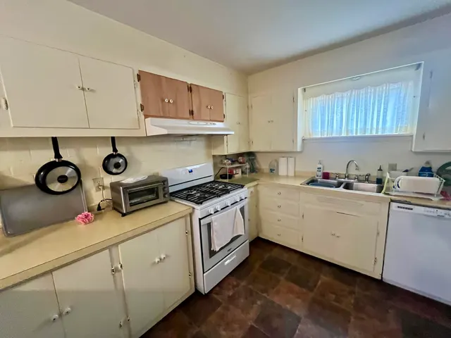 Photo 8 — 1214 E Buckley Street, Brownfield, TX 79316