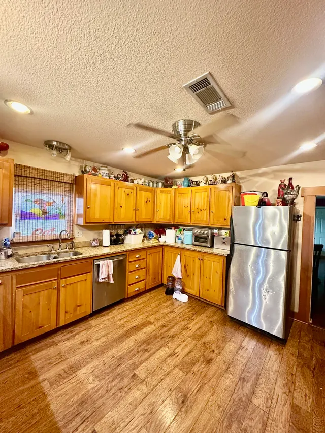 Photo 5 — 735 S 12th Street, Slaton, TX 79364