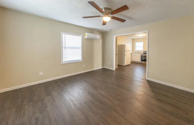 Photo 2 — 2022 37th Street, Lubbock, TX 79412