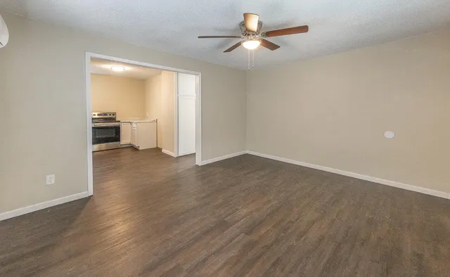 Photo 4 — 2022 37th Street, Lubbock, TX 79412