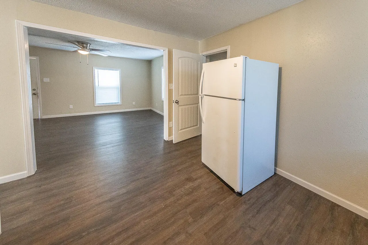Photo 6 — 2022 37th Street, Lubbock, TX 79412