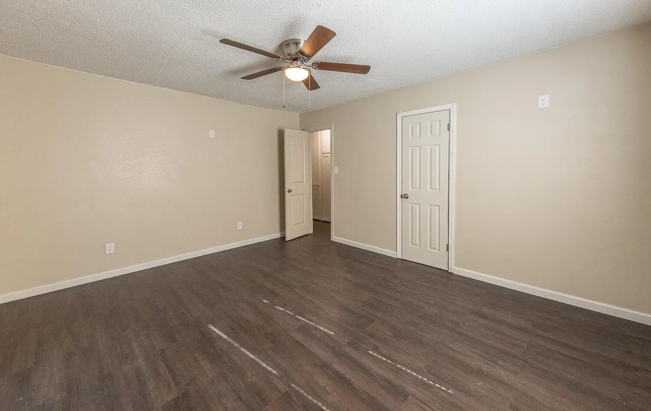Photo 10 — 2022 37th Street, Lubbock, TX 79412