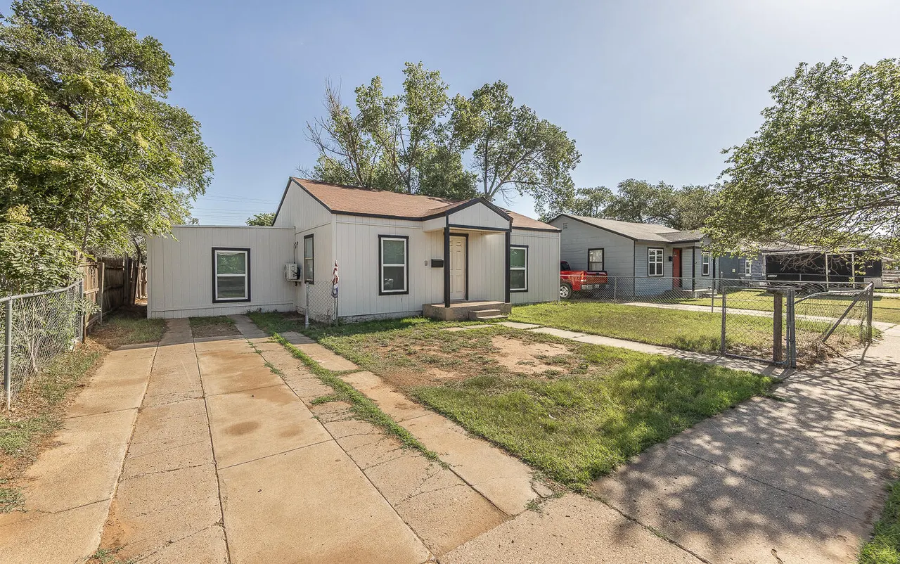 Photo 18 — 2022 37th Street, Lubbock, TX 79412