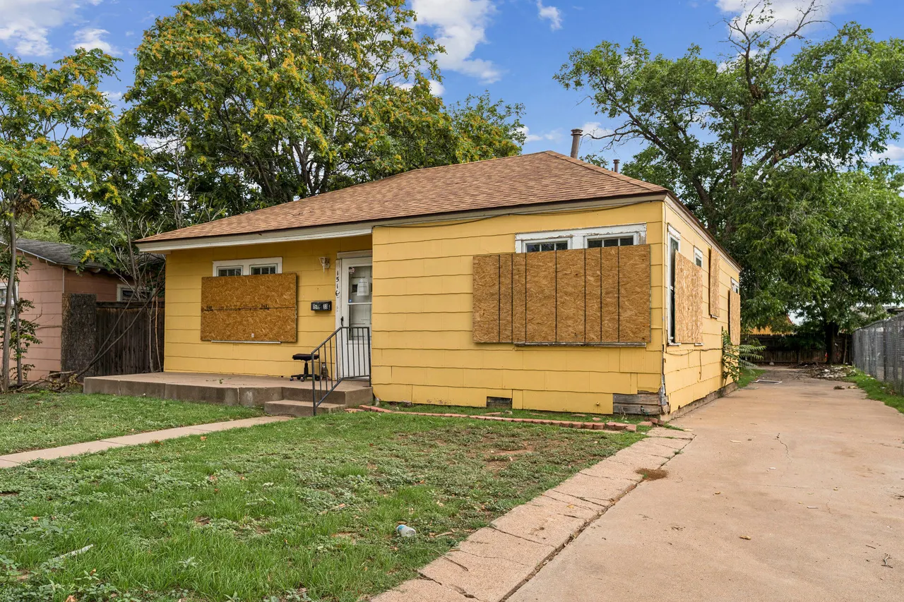 Photo 2 — 1510 33rd Street, Lubbock, TX 79411