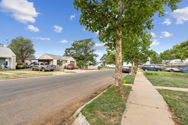 Photo 3 — 1510 33rd Street, Lubbock, TX 79411