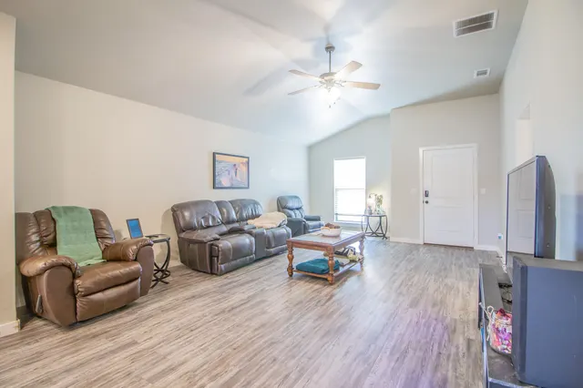 Photo 4 — 3202 Wausau Avenue, Lubbock, TX 79407