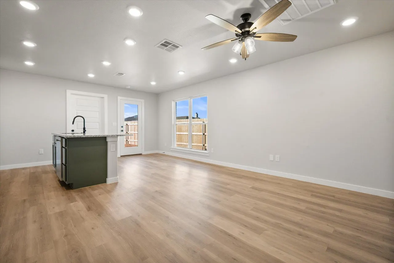 Photo 6 — 6302 Volney Avenue, Lubbock, TX 79407